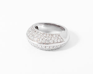 Bague jonc en or gris entièrement pavée de diamant