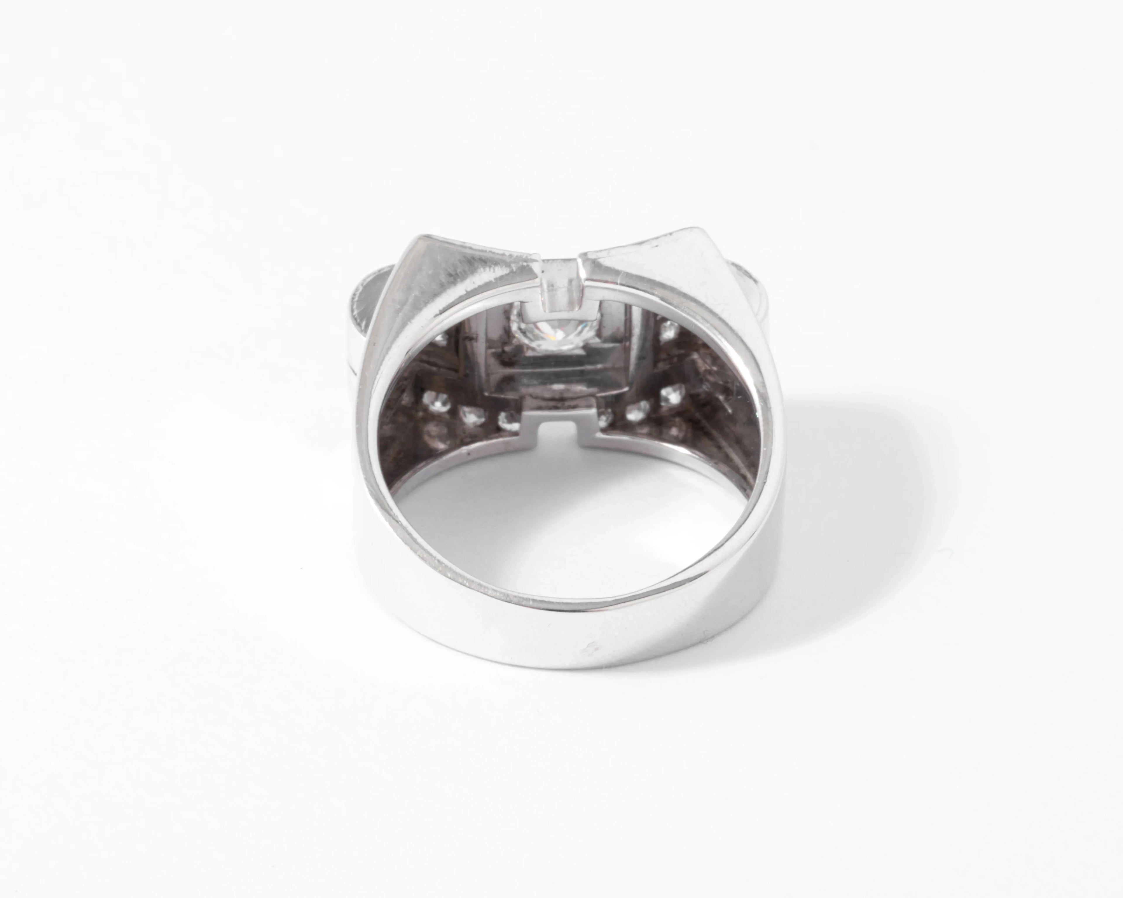 Bague tank en or gris et diamant