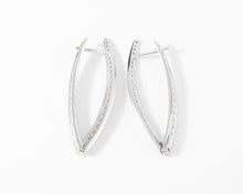 Charger l&#39;image dans la galerie, Boucles d&#39;oreilles géométrique en diamant
