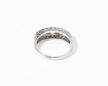 Charger l&#39;image dans la galerie, Bague jarretière en platine ornée de diamants
