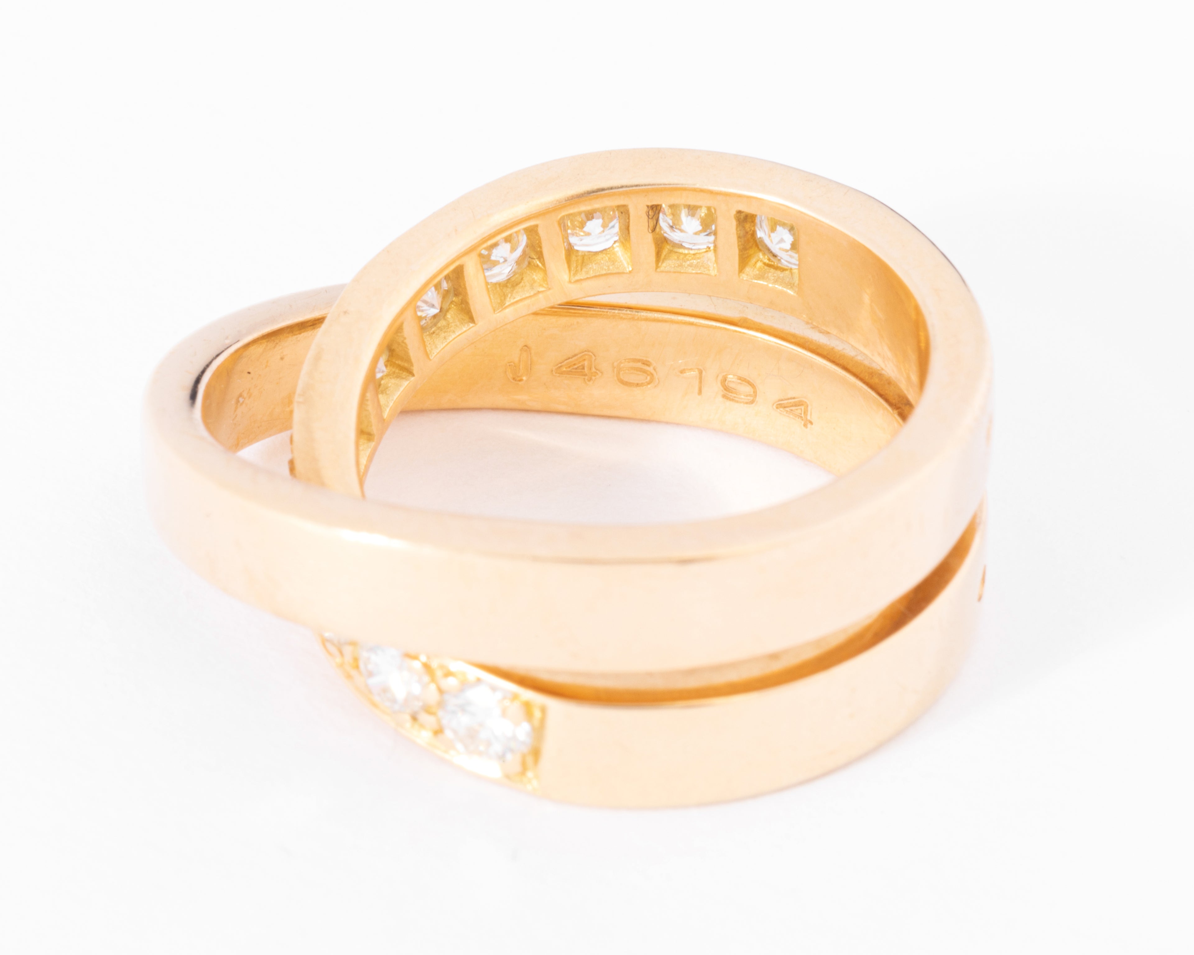 Bague Cartier modèle Nouvelle Vague or jaune et diamants