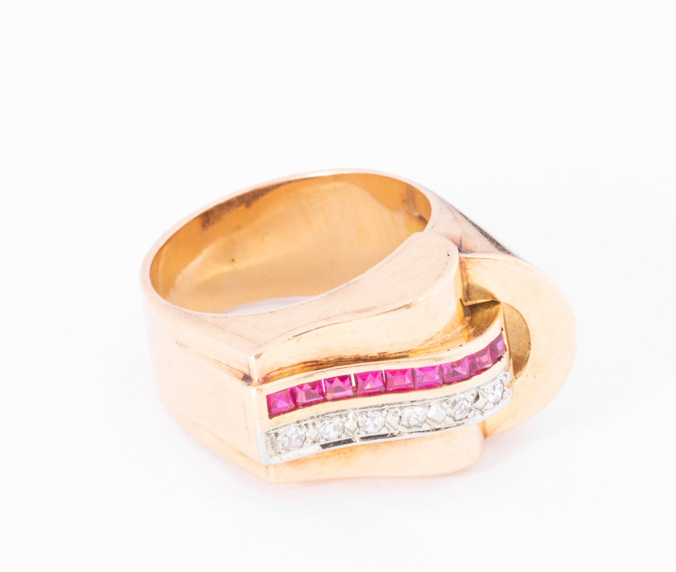 Bague tank en or rose,diamant et rubis  de synthèses