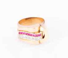 Charger l&#39;image dans la galerie, Bague tank en or rose,diamant et rubis  de synthèses
