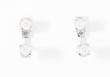 Charger l&#39;image dans la galerie, Boucles d&#39;oreilles Dinh Van en or gris et diamants modèle Cube
