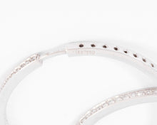 Charger l&#39;image dans la galerie, Créoles sur or gris entièrement pavées de diamants
