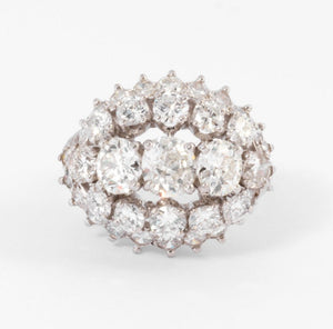 Bague or gris et diamants des années 1960