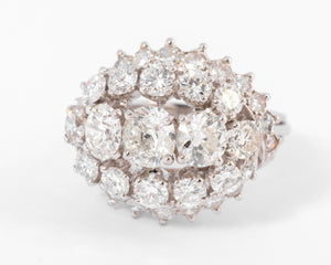 Bague or gris et diamants des années 1960