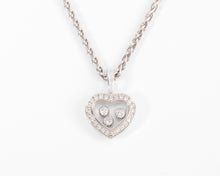 Charger l&#39;image dans la galerie, Un pendentif or gris signé de la maison Chopard
