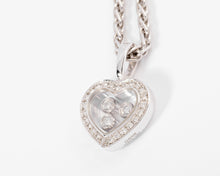 Charger l&#39;image dans la galerie, Un pendentif or gris signé de la maison Chopard
