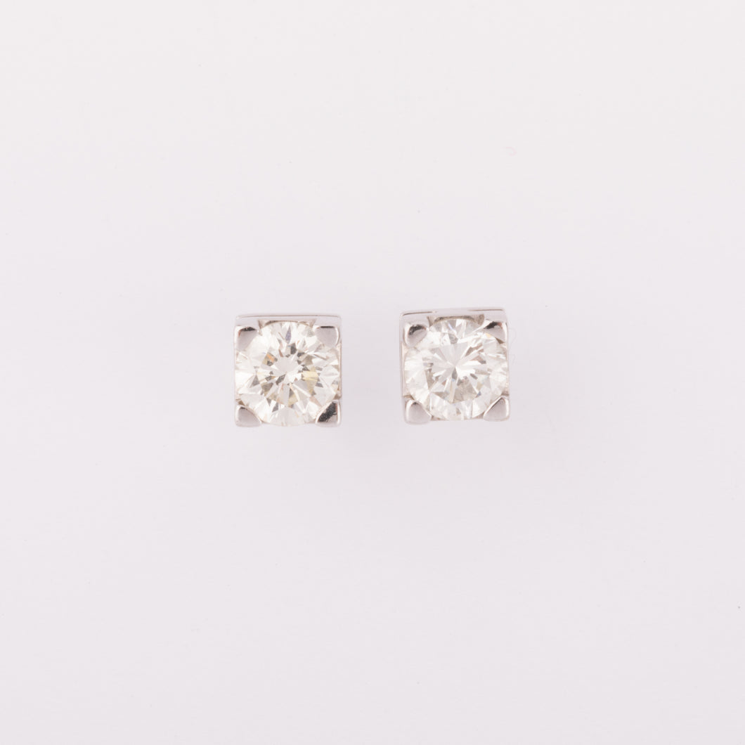 Paire de puce d'oreilles en diamant de taille moderne
