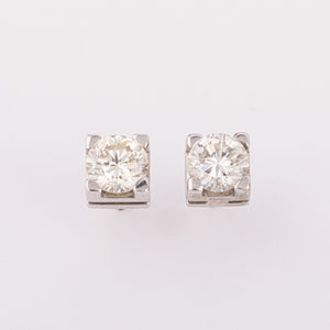 Paire de puce d'oreilles en diamant de taille moderne