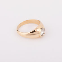 Charger l&#39;image dans la galerie, Bague solitaire sur or jaune diamant demi taille
