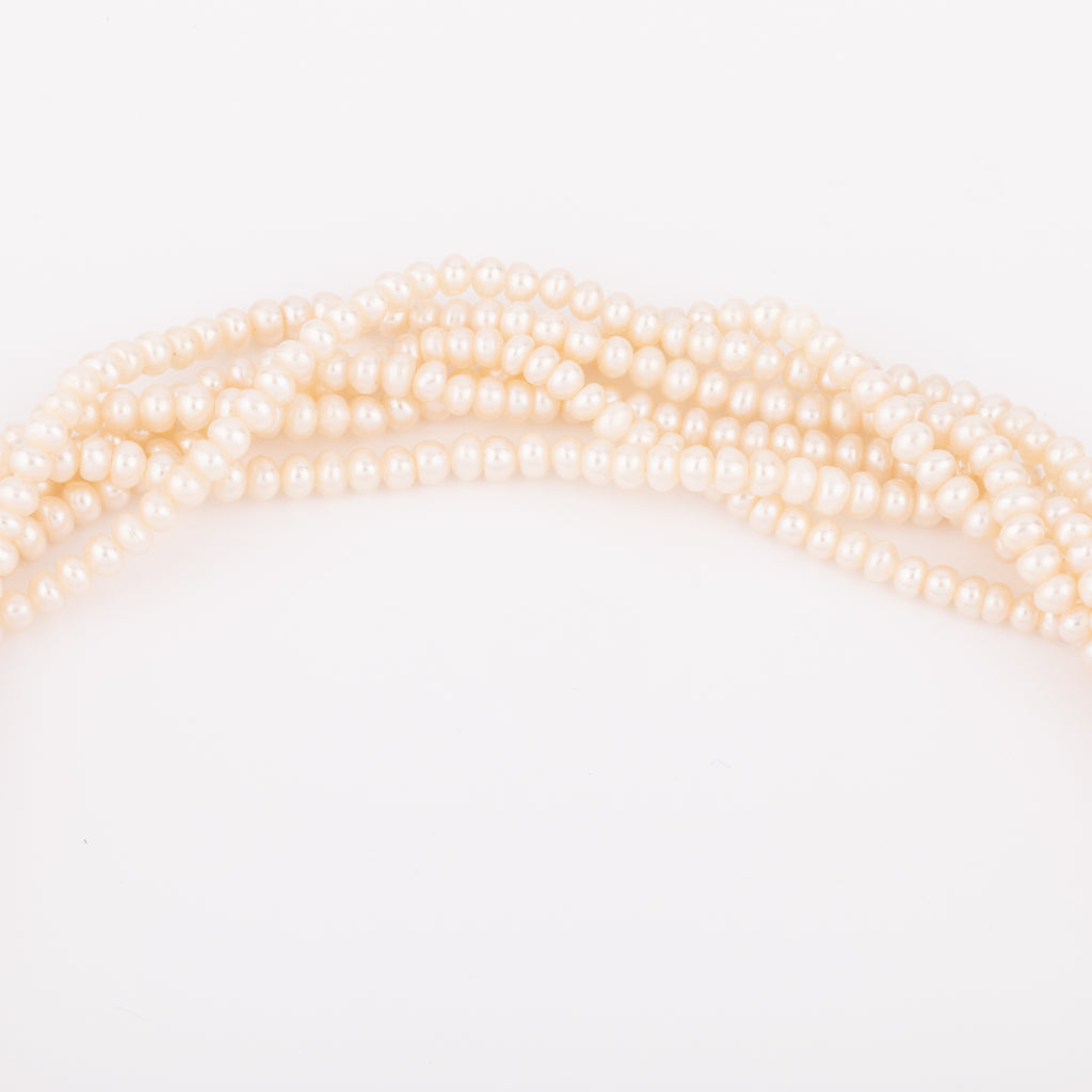 Collier en perles multirangs et fermoir en diamants