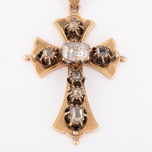 Croix or jaune et diamants