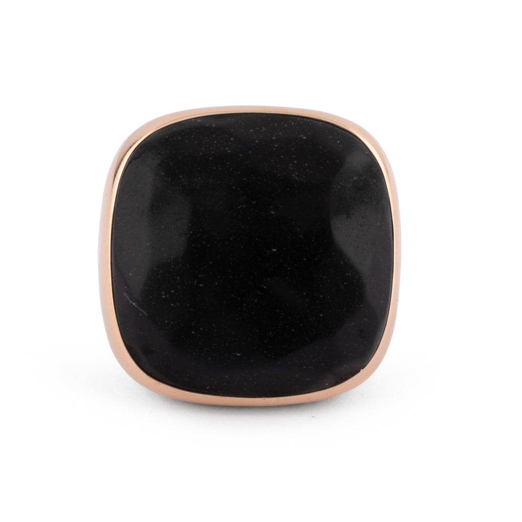 Ring from the Italian house Pomellato, Victoria model