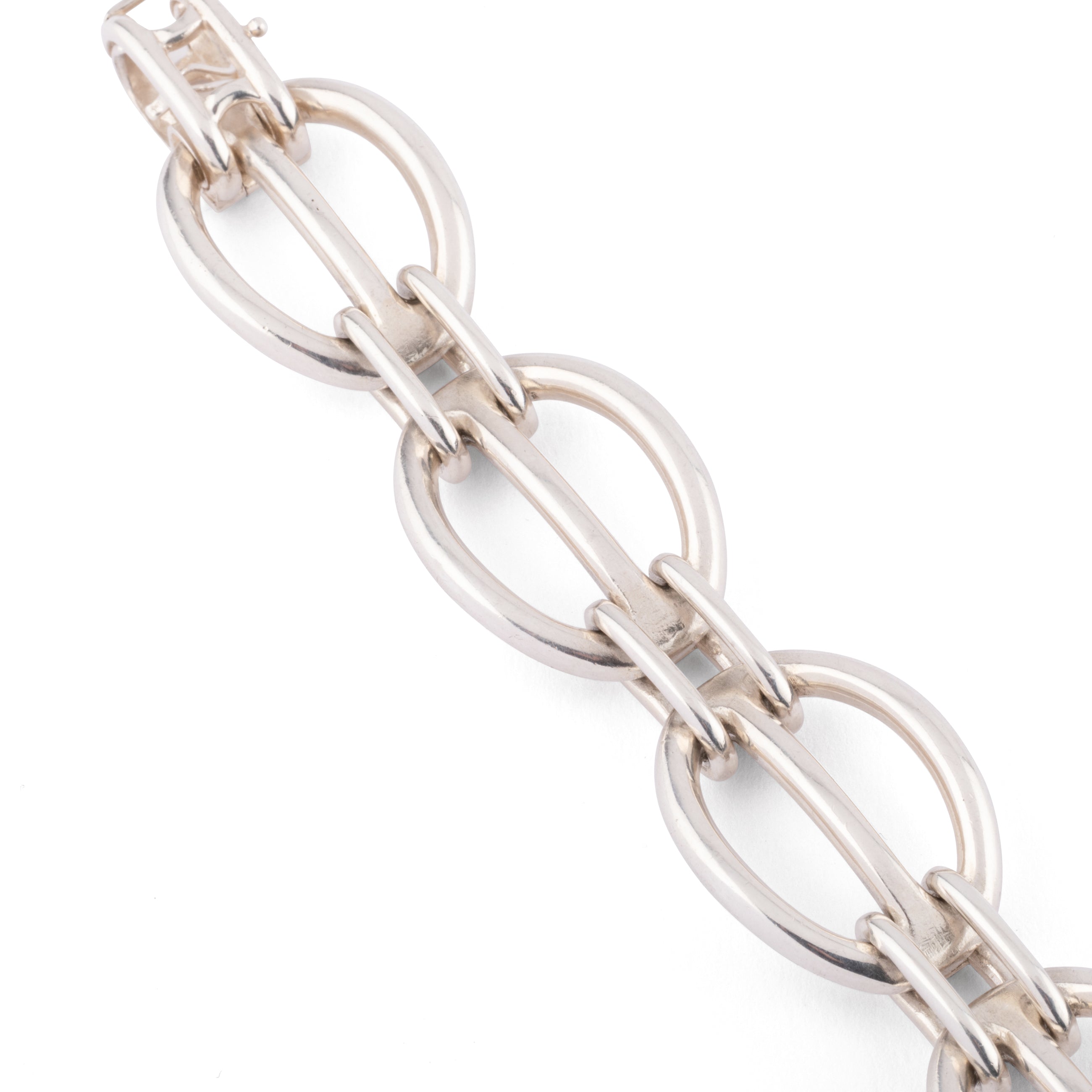 Bracelet en argent de la maison Hermès