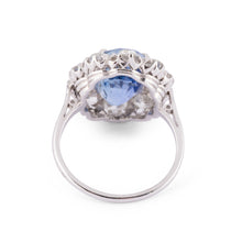 Charger l&#39;image dans la galerie, Bague entourage  Saphir de Ceylan ovale et diamant
