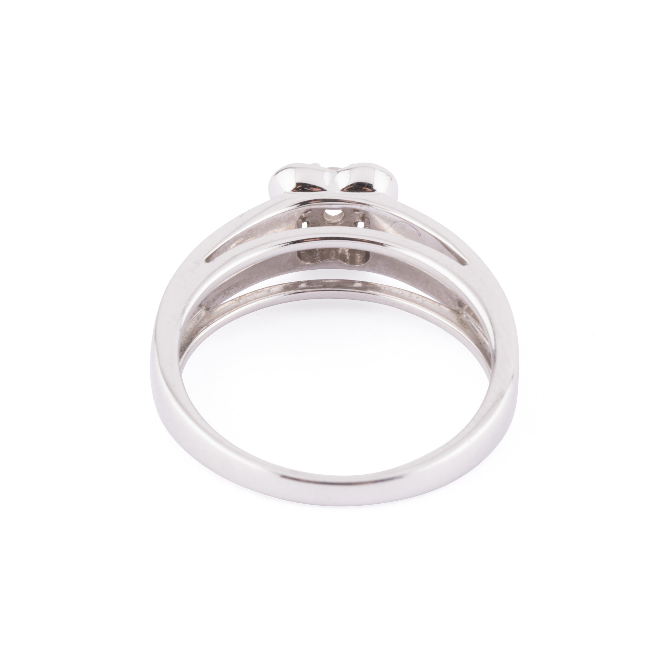 Bague or gris et diamant  de la maison Mauboussin
