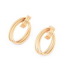 Charger l&#39;image dans la galerie, Boucles d&#39;oreilles or jaune anneaux entrelacés
