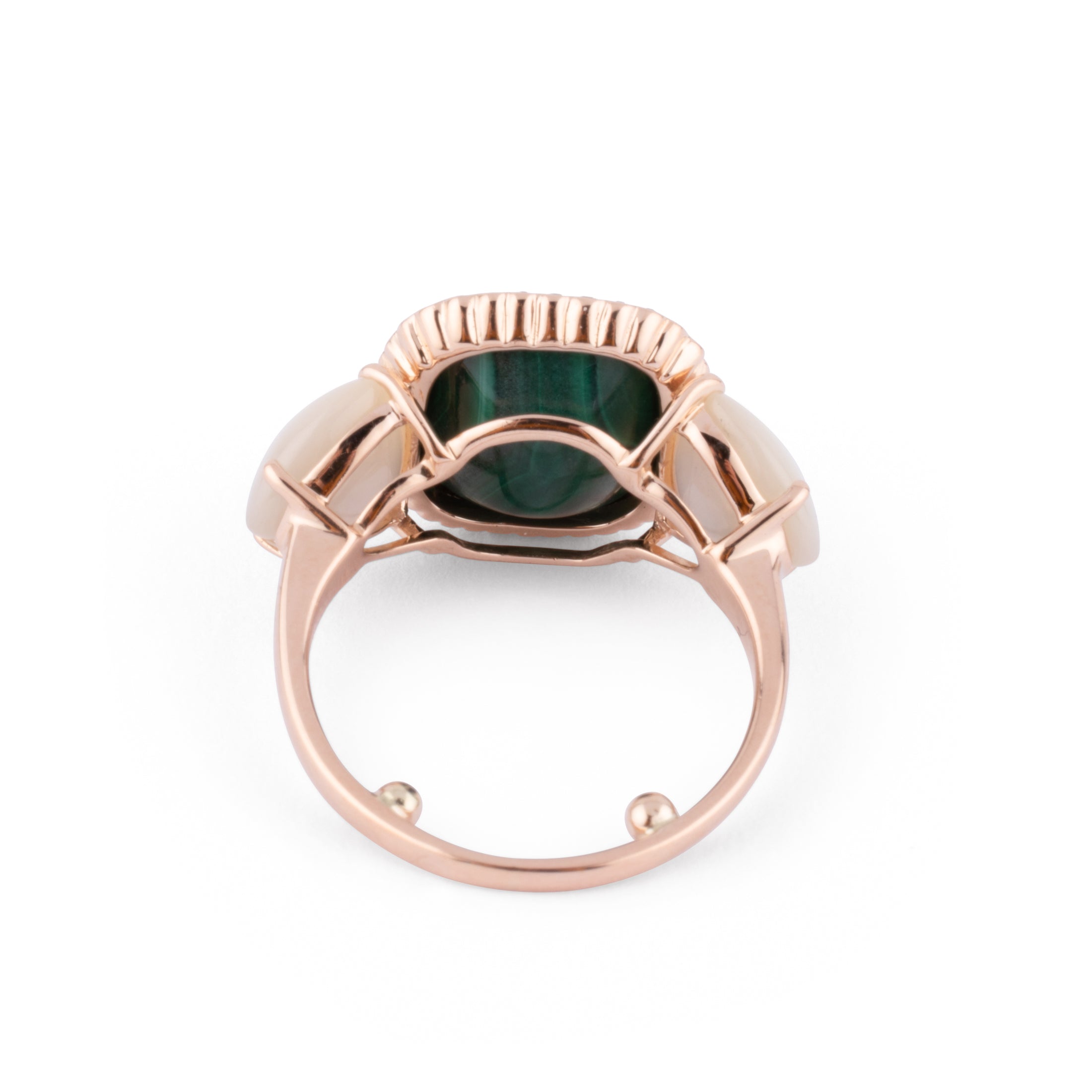 Bague en or jaune malachite,nacre et diamants – adalgyseboutique