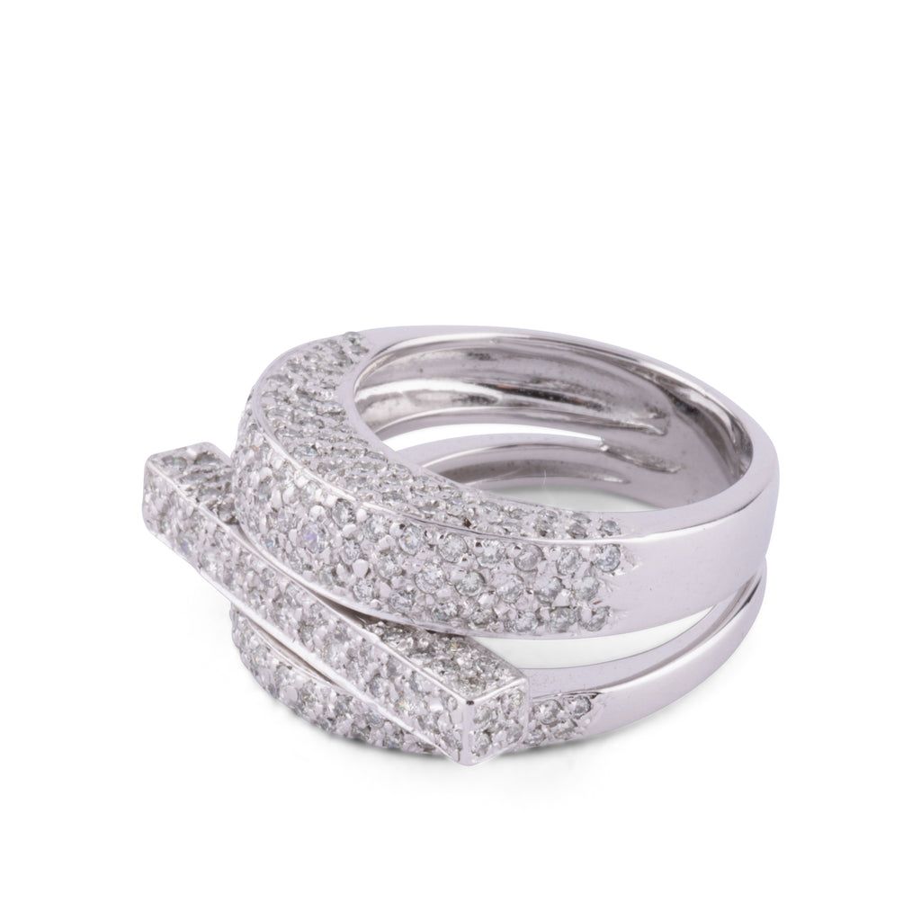 Bague en or gris et diamants asymétrique