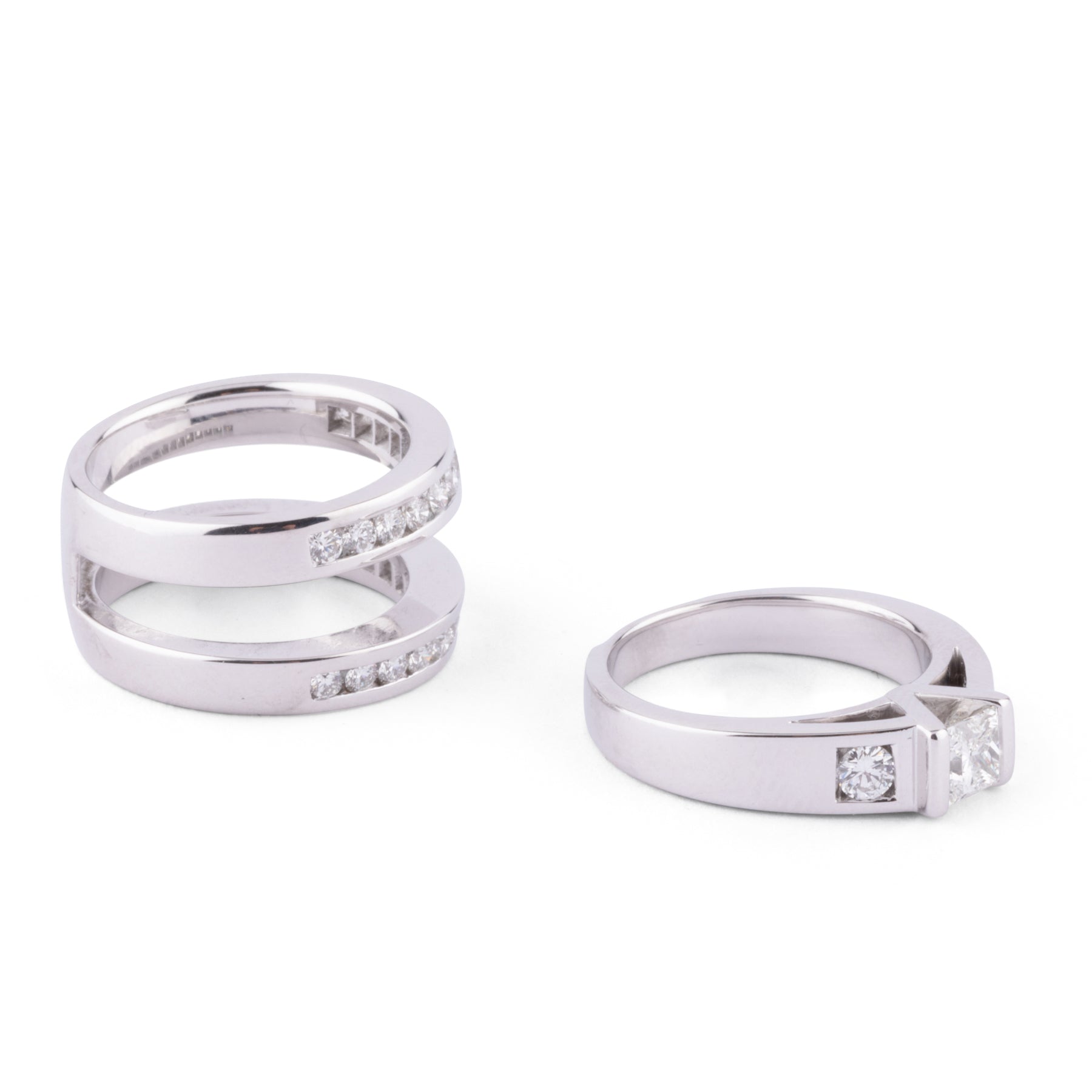 Bague or gris et diamant princesse