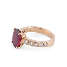 Charger l&#39;image dans la galerie, Bague or jaune rubis et diamants princesse
