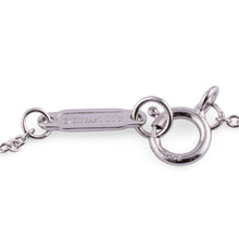 Charger l&#39;image dans la galerie, Collier en or gris et diamant de la maison Tiffany &amp; Co

