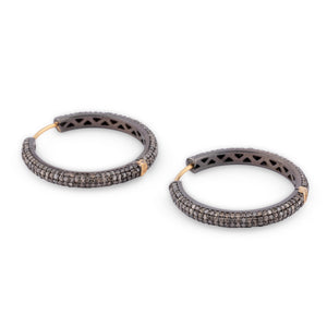 Boucles d'oreilles forme créole sur or 14 k et argent noirci pavées diamants cognacs