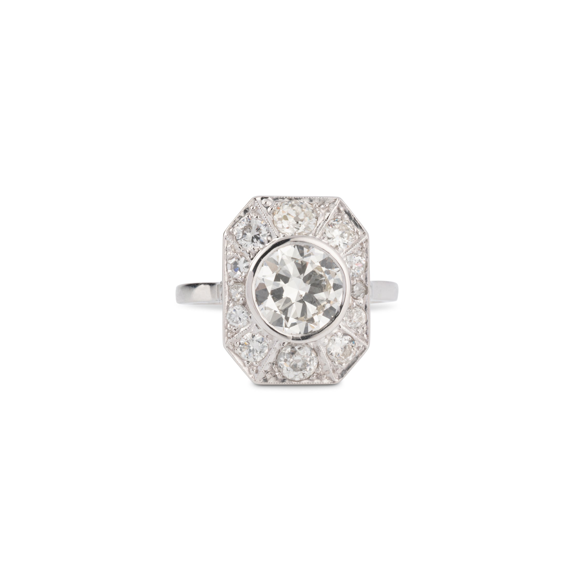 Bague platine ornée dans son centre d'un diamant taille ancienne