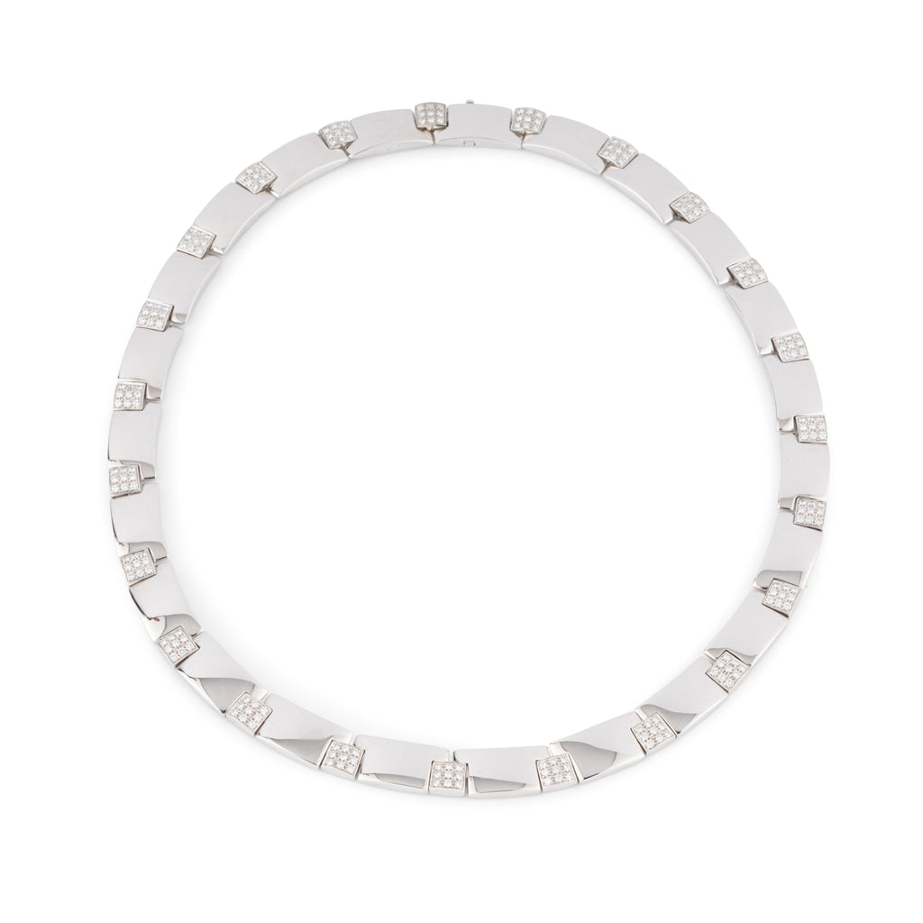 Collier or gris et diamants de la Maison Chaumet