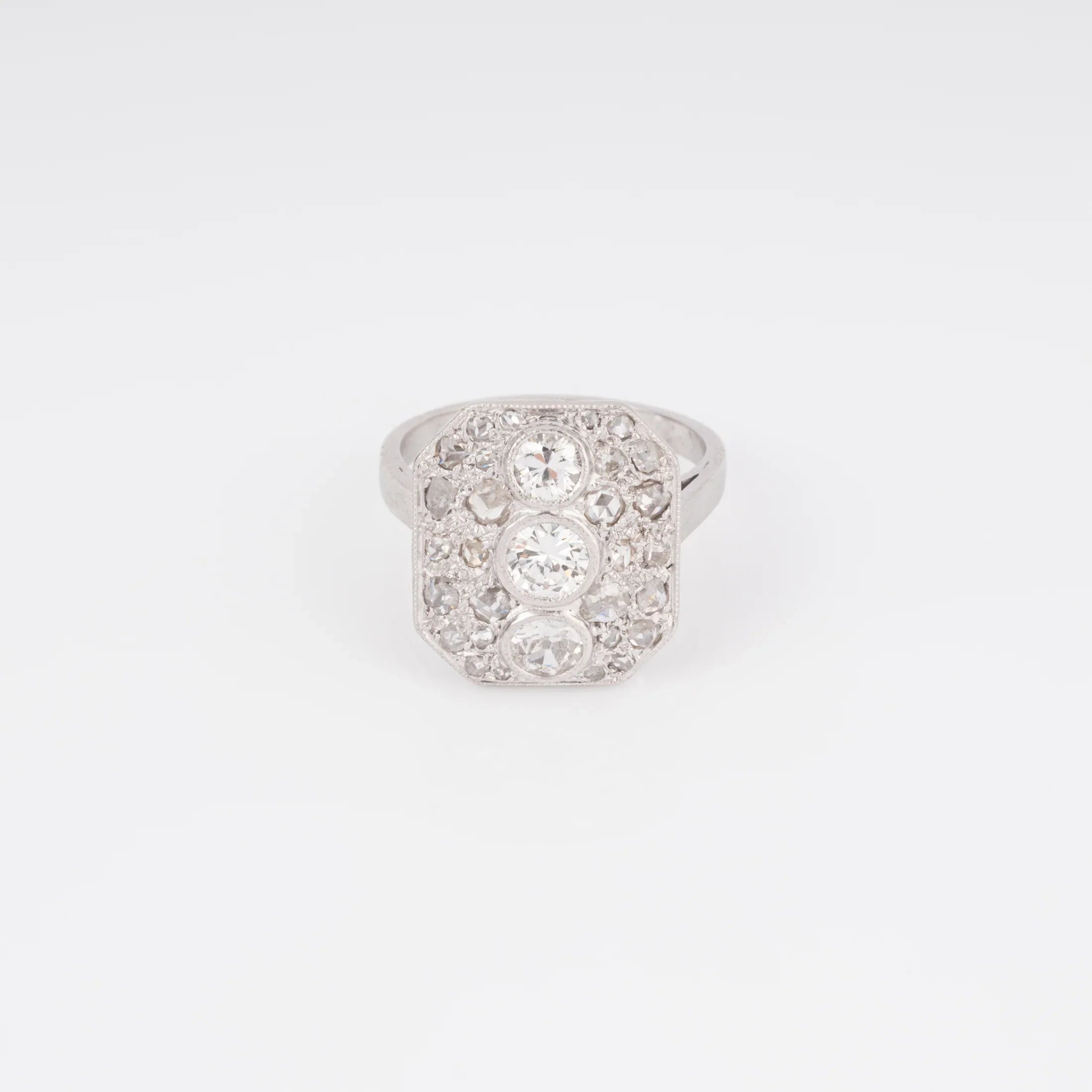 Bague en platine et diamants