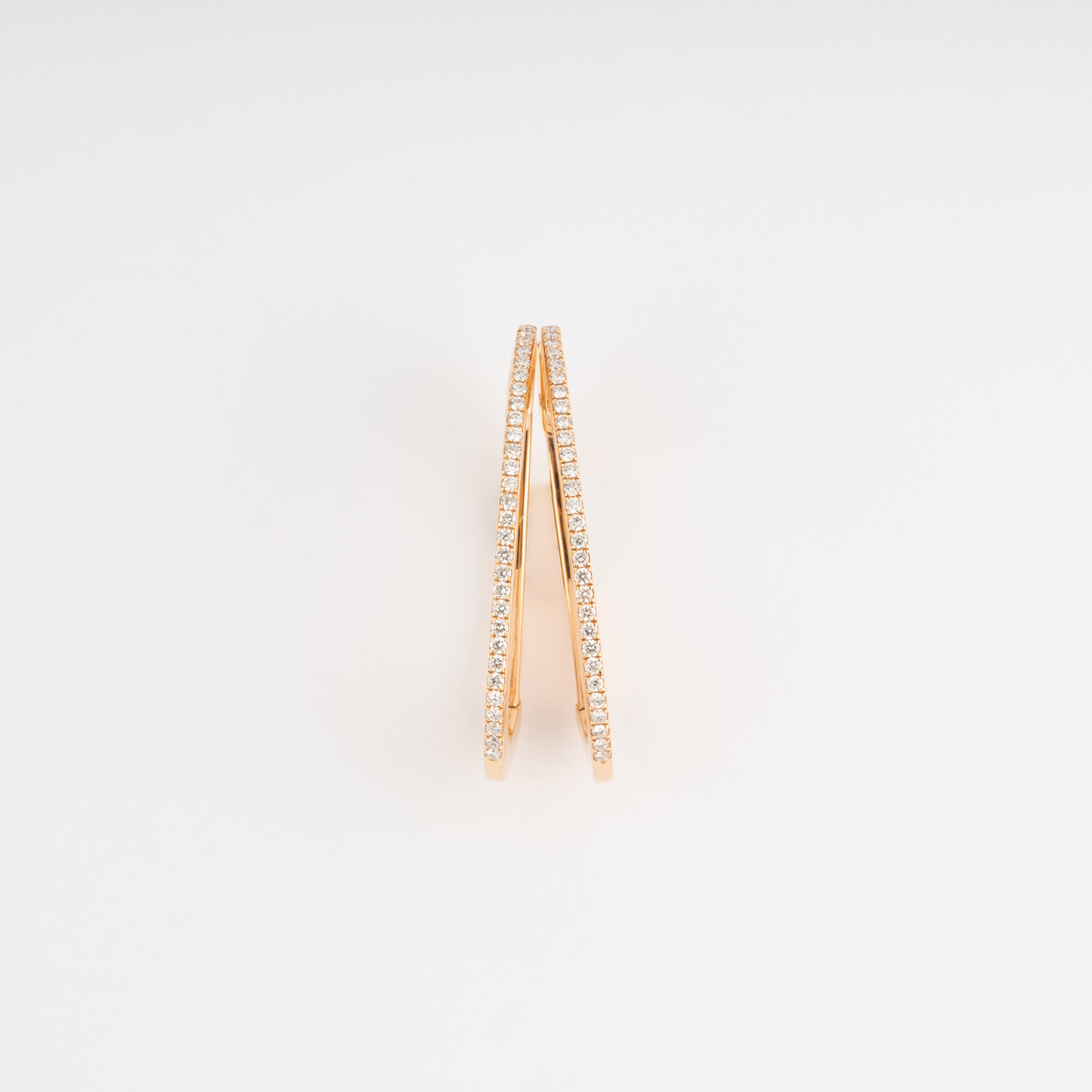 Boucles d'oreilles ovales en or rose et diamants
