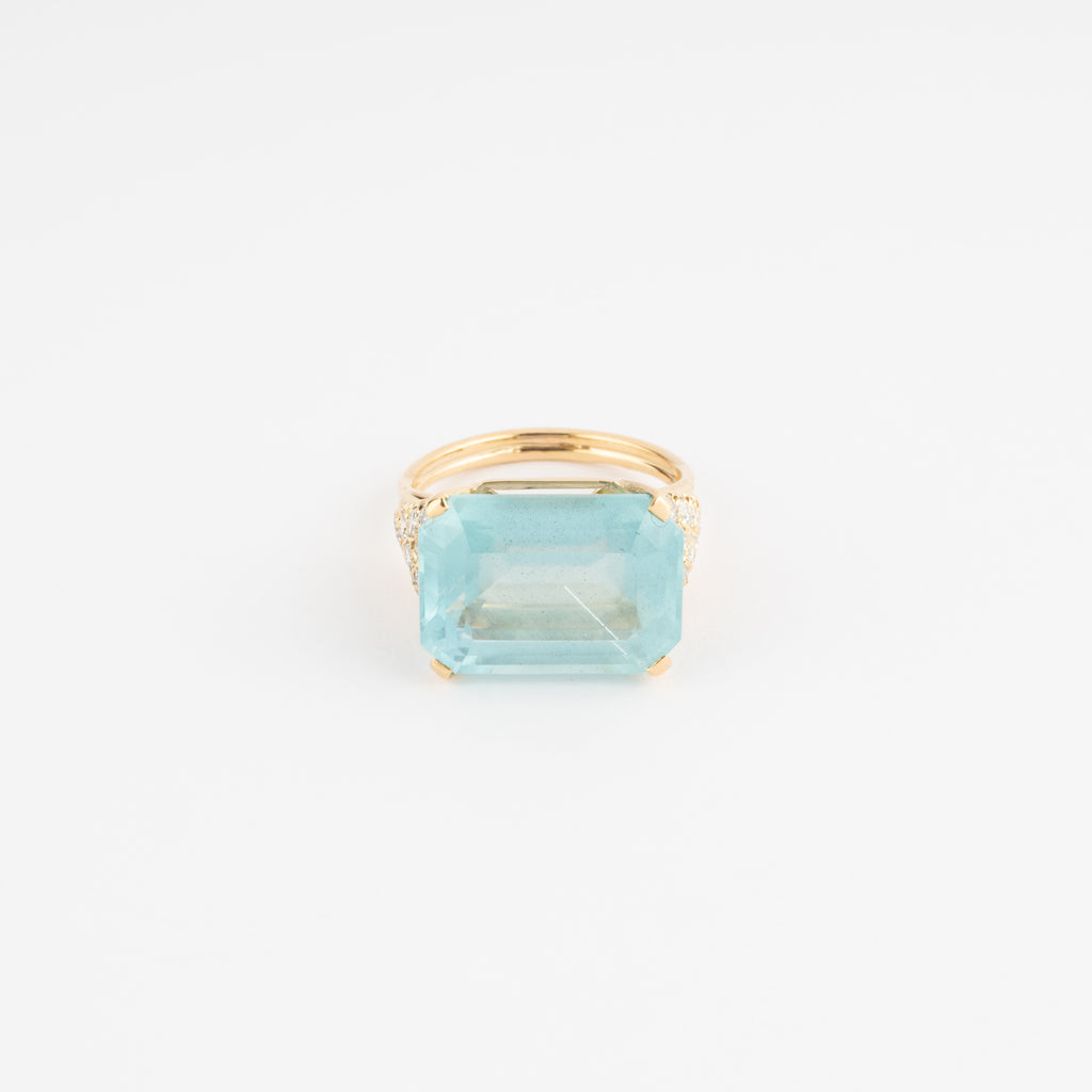 Bague aigue marine lactée et diamant sur or jaune