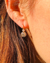 Charger l&#39;image dans la galerie, Boucles d&#39;oreilles dormeuses or et diamants

