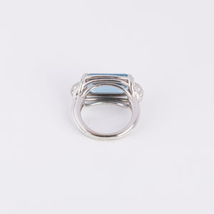 Bague or gris ornée d'une aigue marine et diamants