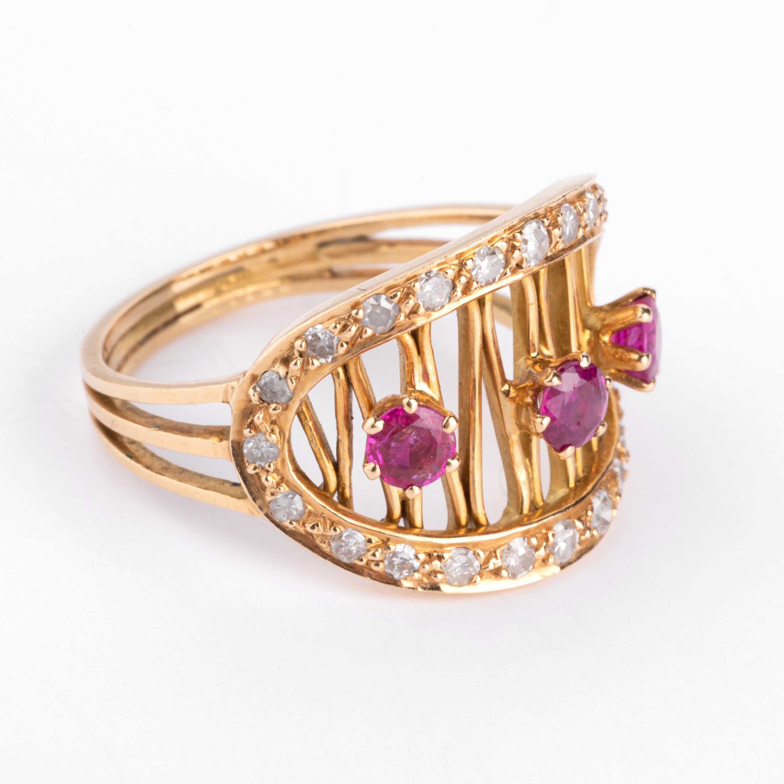 Bague or jaune et rubis