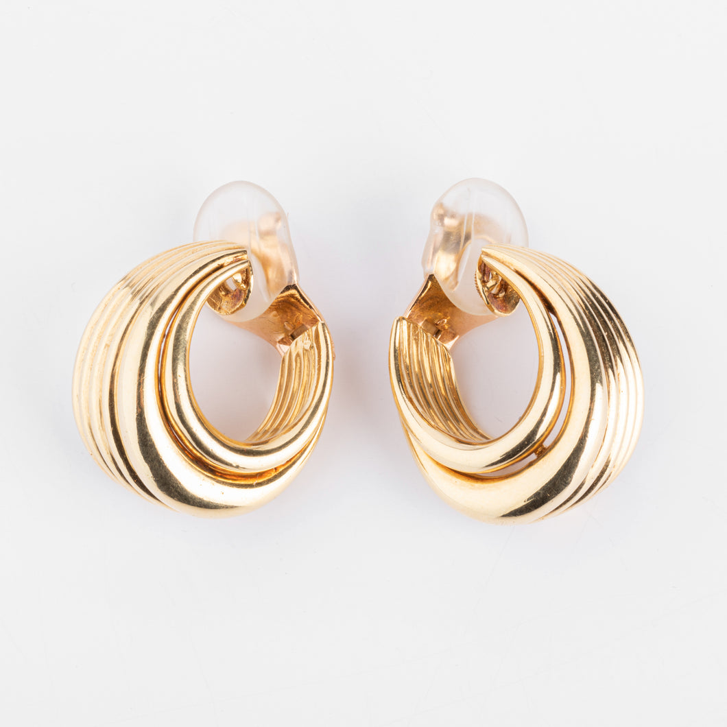 Paire de créoles or jaune  maison Van Cleef And Arpels