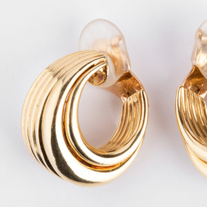 Paire de créoles or jaune  maison Van Cleef And Arpels