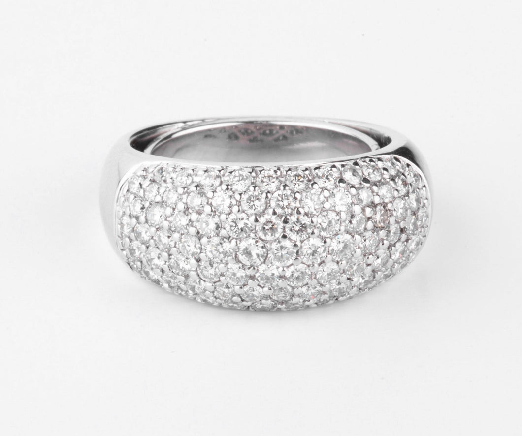 Bague jonc en or gris pavée de diamants