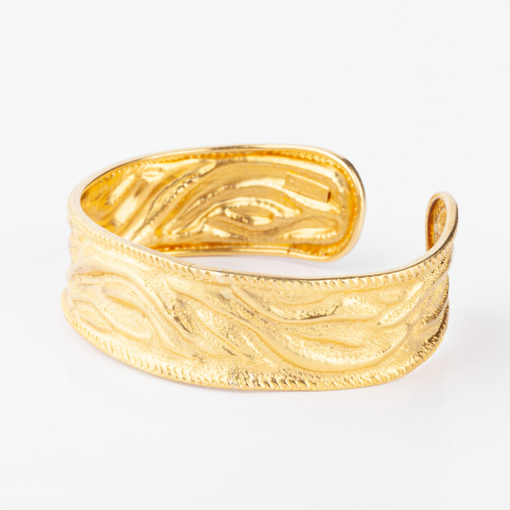 Bracelet jonc or jaune du créateur Ilias Lalaounis texturé