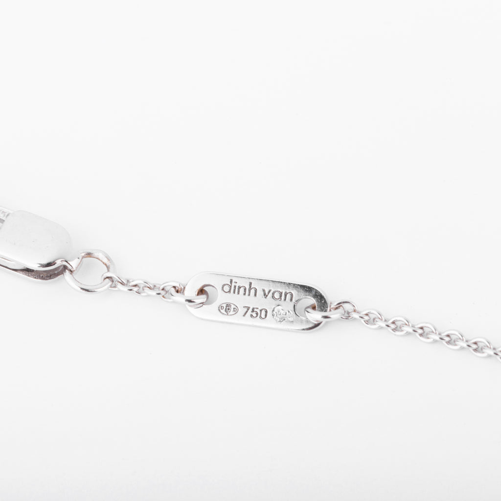 Collier or gris et diamants de la maison Dinh Van