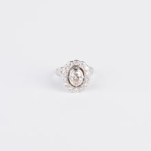 Charger l&#39;image dans la galerie, Bague marguerite en or gris et diamant
