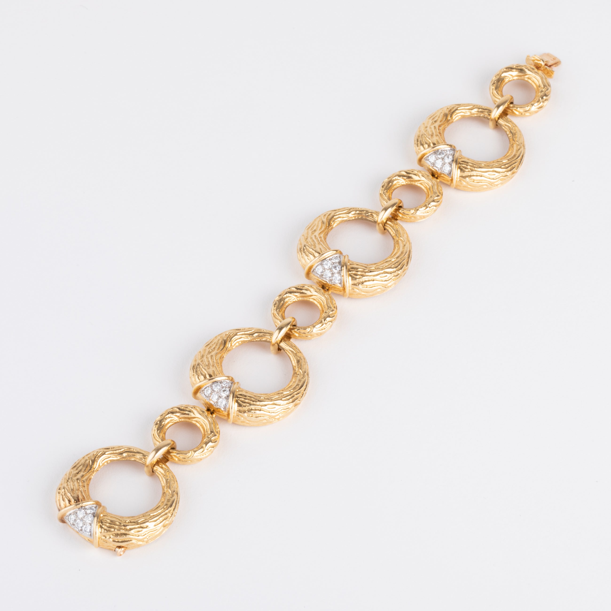 Bracelet en or jaune et diamants de la maison Boucheron