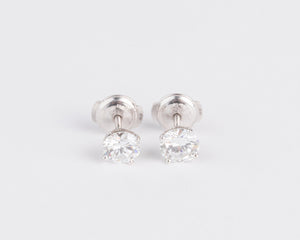 Boucles d'oreilles en diamants sur or gris taille moderne