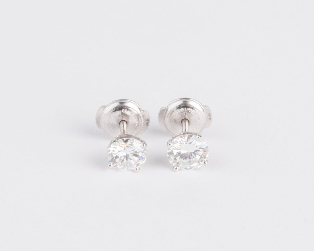 Boucles d'oreilles en diamants sur or gris taille moderne