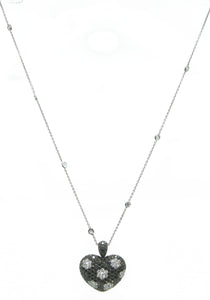 Collier ornée d'un pendentif formant un cœur en diamant noirs et blancs - adalgyseboutique