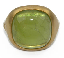 Charger l&#39;image dans la galerie, Bague signée Pomellato ornée d&#39;un péridot - adalgyseboutique
