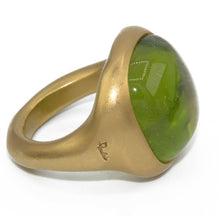 Charger l&#39;image dans la galerie, Bague signée Pomellato ornée d&#39;un péridot - adalgyseboutique

