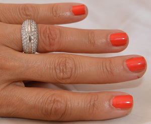 Bague jonc en or gris entièrement pavée de diamant - adalgyseboutique